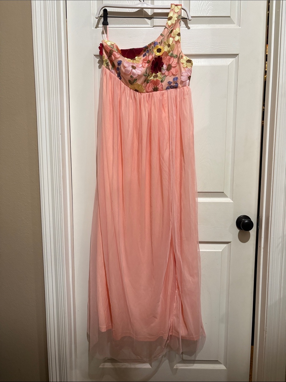 Peach One-Shoulder Floral Appliqué Evening Dress